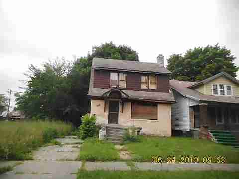 5911 Eastlawn (1)_m.jpg